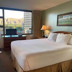 Lovely 1br At The Waikiki Banyan With Pool Apartment